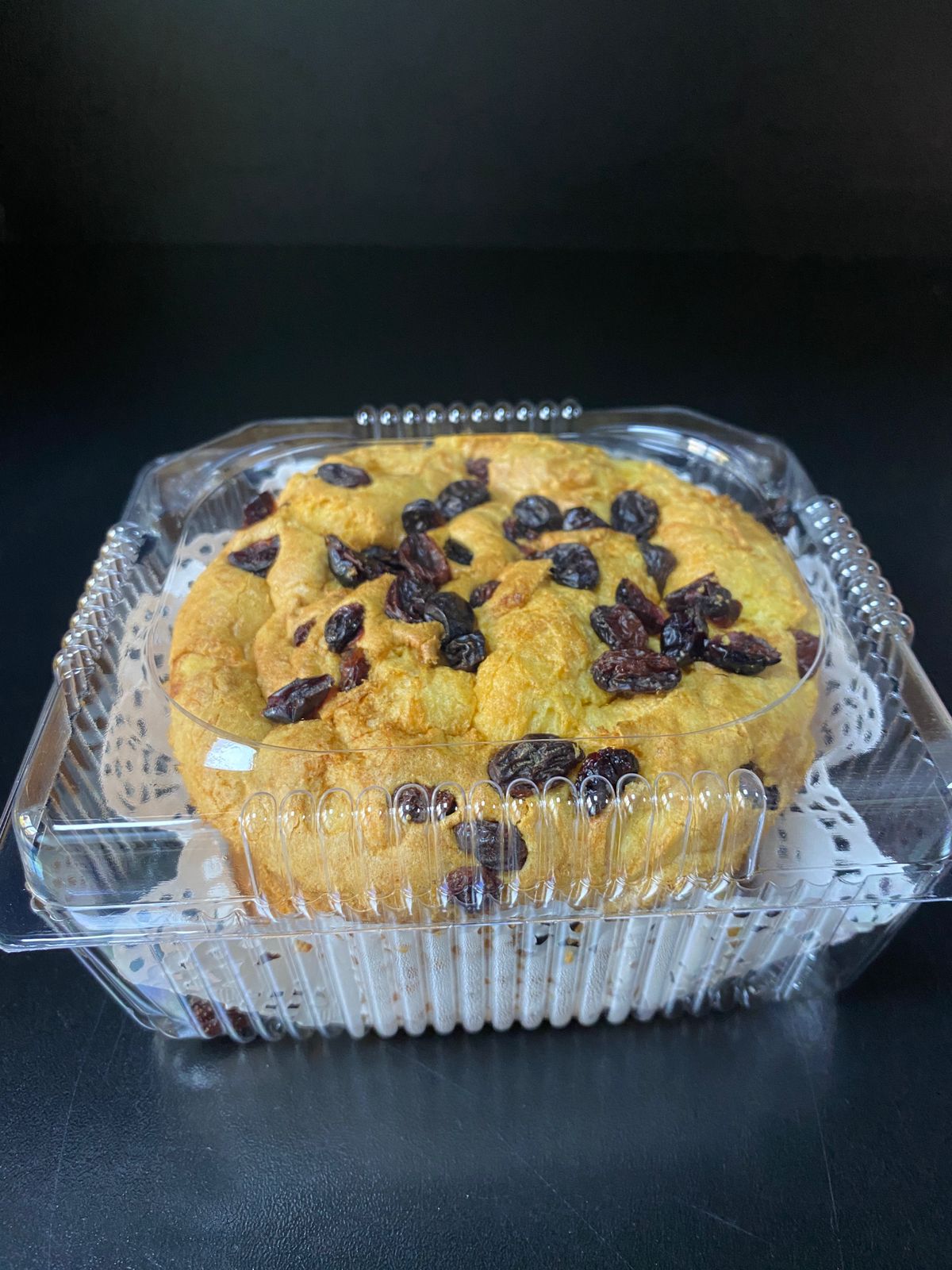 Пирог с изюмом и клюквой 300г